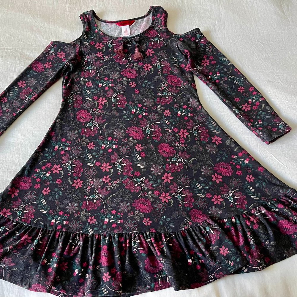 Girls Size 10  Pattered Dress!